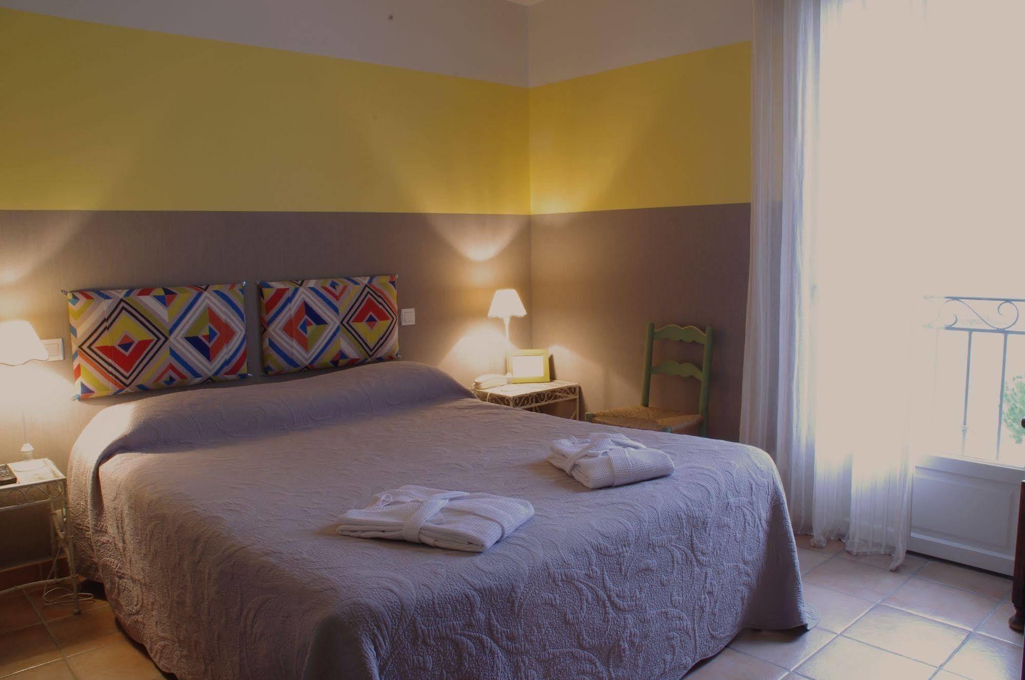 Hotel La Bastide D'Iris Vagnas Luaran gambar